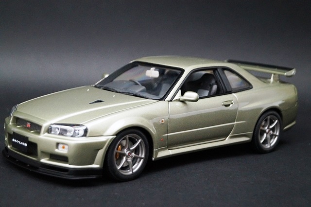 オートアート　日産スカイラインGT-R