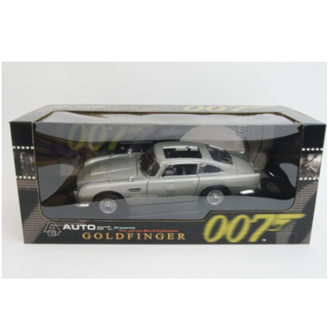 新品・未開封】 オートアート 007 ゴールドフィンガーアストンマーチン