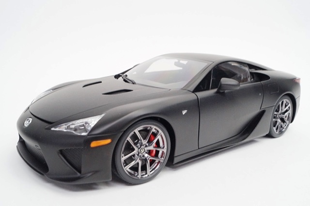 値下げ❗️新品・未使用】LEXUS LFA マットブラック 1/18スケール-