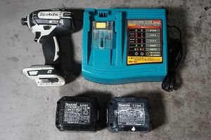 makita マキタ 14.4V 充電式インパクトドライバ 充電器 DC14RC