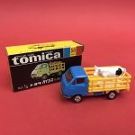 トミカ ハイエース牧場トラック 青